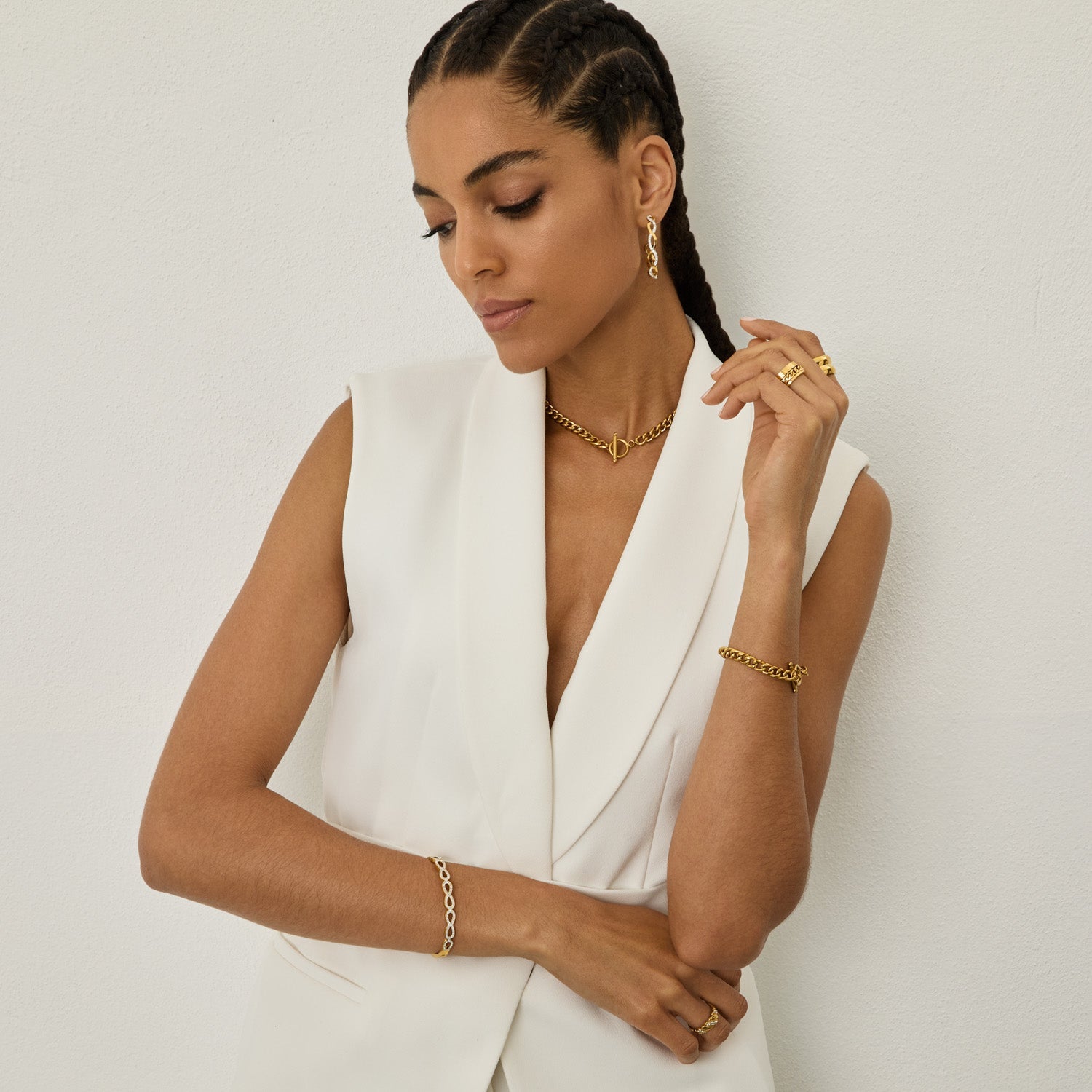 Brincos Elos com Pedras Brilhantes Banhados em Ouro 18k