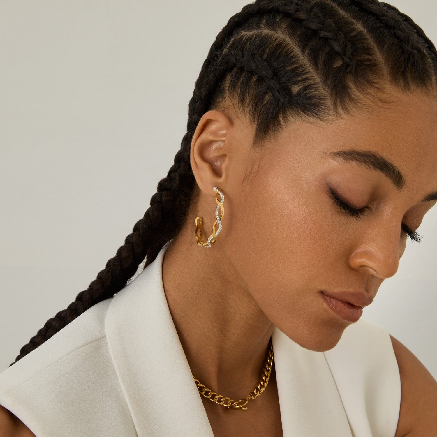 Brincos Elos com Pedras Brilhantes Banhados em Ouro 18k