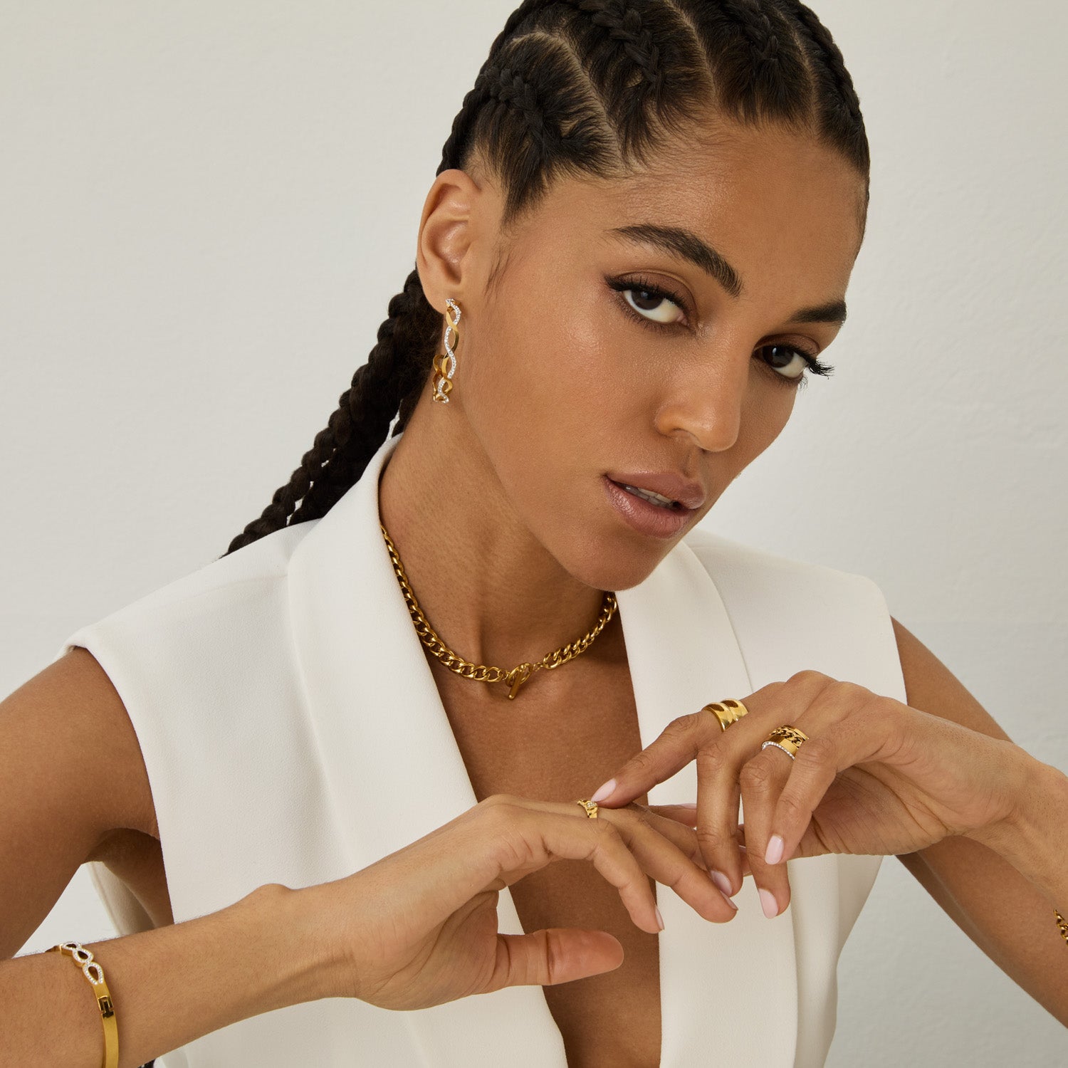 Brincos Elos com Pedras Brilhantes Banhados em Ouro 18k