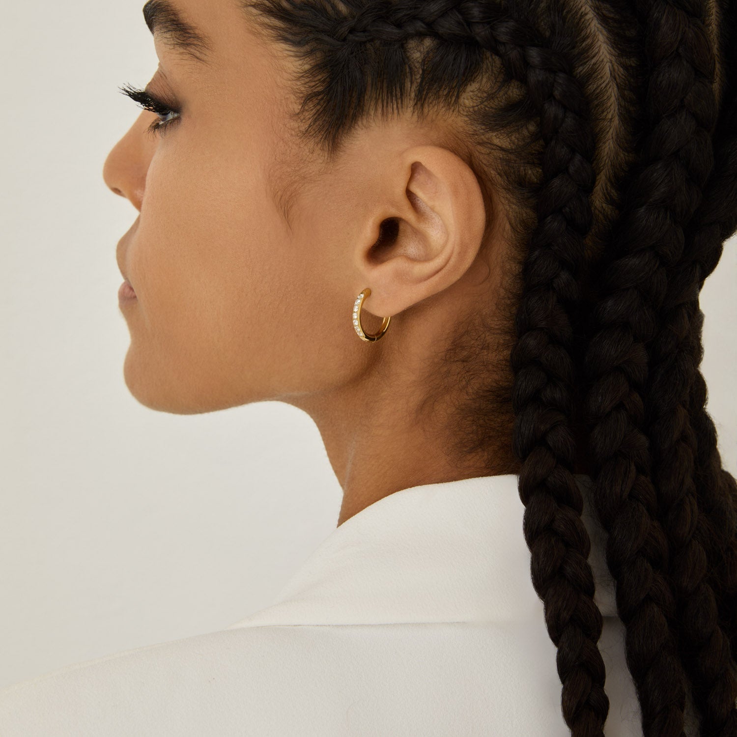 Brincos de Argola com Pedras Brilhantes 12MM Banhados em Ouro 18k