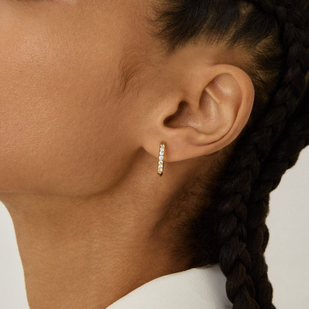 Brincos de Argola com Pedras Brilhantes 12MM Banhados em Ouro 18k