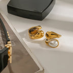 Anel Ajustável Dourado com Pérola Natural e Pedra Olho de Tigre – Banhado a Ouro 18K