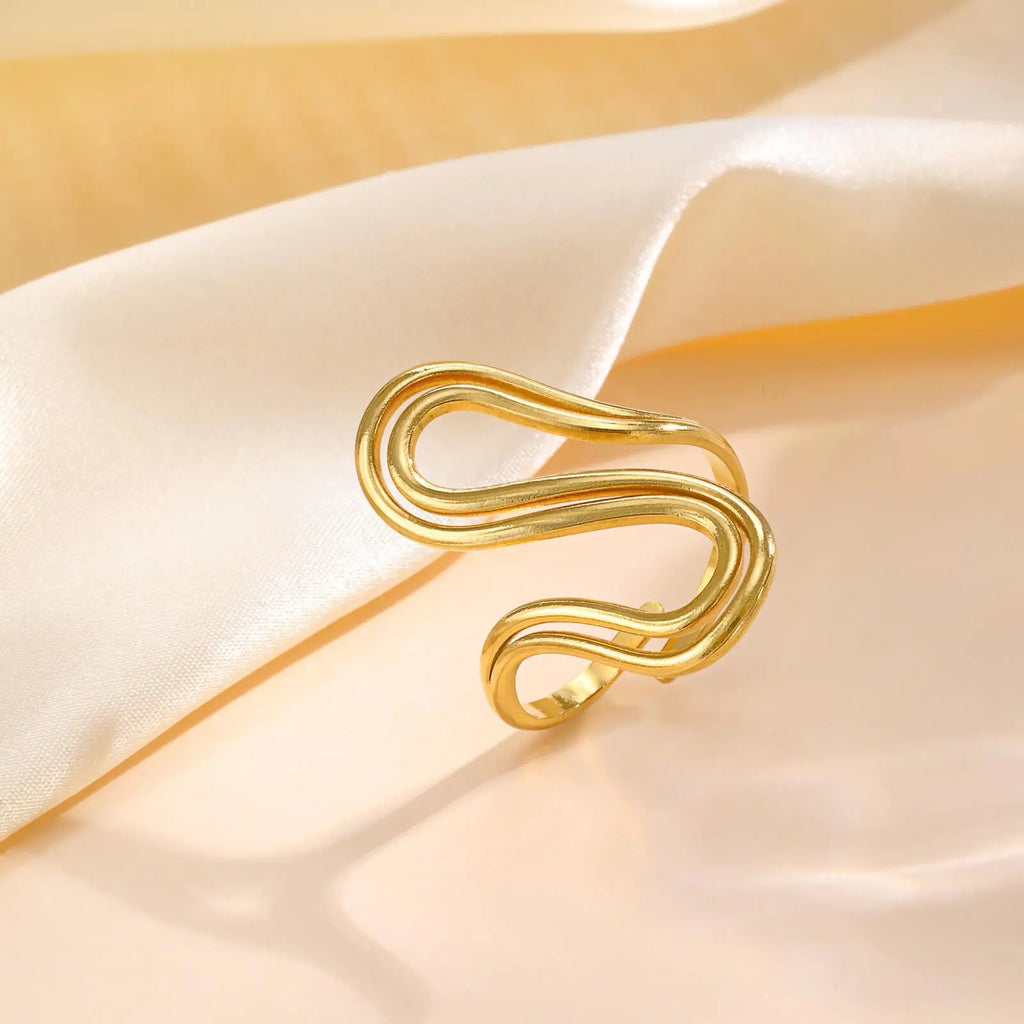 Anel Dourado Abstrato em Aço Inoxidável –  Joia Minimalista Banhada a Ouro 18K